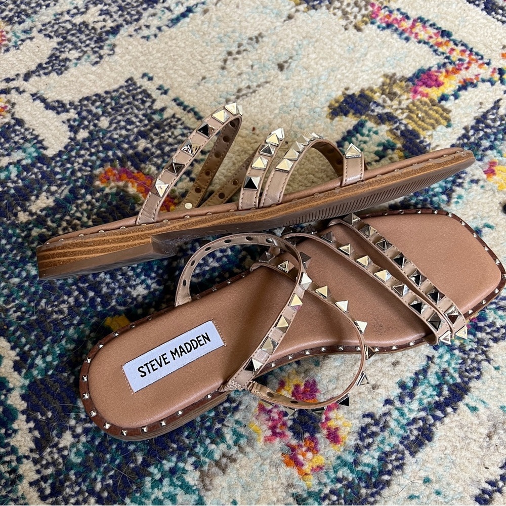 Steve Madden Skyler Tan Studded Flat Sandals size 8 - Picture 5 of 5
